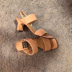 Summer sandals